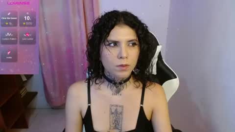 erika online show from 06/10/26, 02:01