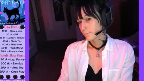 Snapshot of 3shycat3 chatting on 10/17/25, 01:42 3ShyCat3 online show from 10/17/25, 01:42