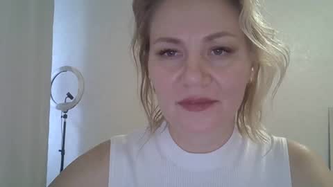 3susie online show from 09/17/25, 08:05