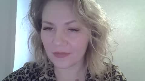 3susie online show from 09/19/25, 07:54