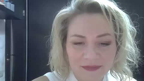 3susie online show from 12/18/25, 03:51