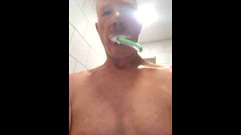 Snapshot of 3this88guy chatting on 11/26/25, 01:01 Thisguy online show from 11/26/25, 01:01