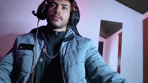 Snapshot of 3v1l_ chatting on 11/05/25, 11:16 E V I L online show from 11/05/25, 11:16