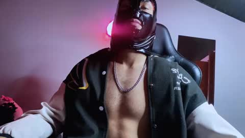 Snapshot of 3v1l_ chatting on 11/08/25, 11:36 E V I L online show from 11/08/25, 11:36