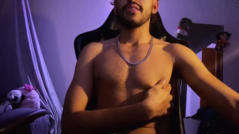 Snapshot of 3v1l_ chatting on 11/19/25, 11:05 E V I L online show from 11/19/25, 11:05