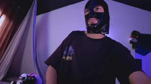 Snapshot of 3v1l_ chatting on 11/22/25, 09:47 E V I L online show from 11/22/25, 09:47