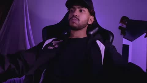 Snapshot of 3v1l_ chatting on 11/23/25, 10:09 E V I L online show from 11/23/25, 10:09