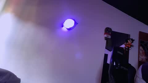 Snapshot of 3v1l_ chatting on 12/03/25, 08:18 E V I L online show from 12/03/25, 08:18