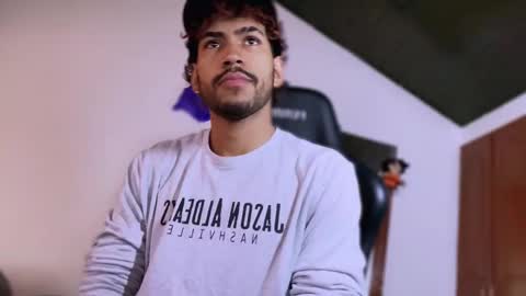 Snapshot of 3v1l_ chatting on 12/04/25, 05:32 E V I L online show from 12/04/25, 05:32