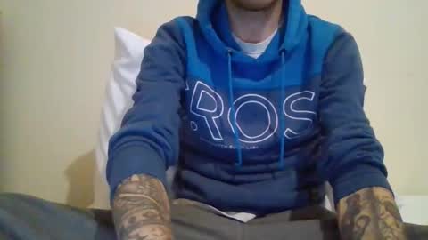 420feetloverr420 online show from 09/19/25, 12:12