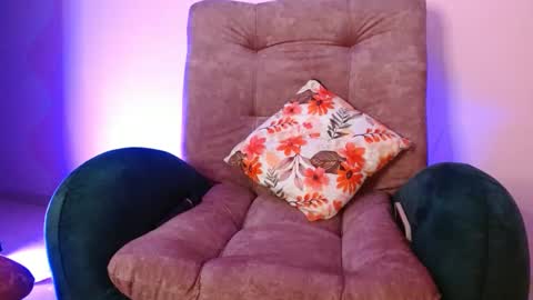 Snapshot of 420viol3ta_ chatting on 03/08/25, 04:12 Violeta online show from 03/08/25, 04:12