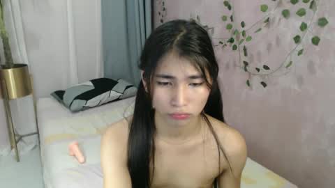 Cassandra online show from 12/05/24, 12:44