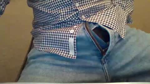 Snapshot of 4glz chatting on 10/11/25, 09:41 4glz online show from 10/11/25, 09:41