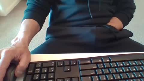 Snapshot of 4glz chatting on 10/17/25, 02:37 4glz online show from 10/17/25, 02:37