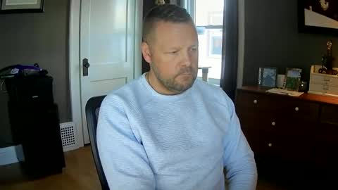 Snapshot of 612guy chatting on 02/13/25, 11:04 612guy online show from 02/13/25, 11:04