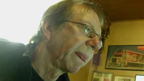 Snapshot of 64shorty chatting on 06/08/26, 01:11 64shorty online show from 06/08/26, 01:11