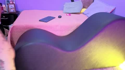 Snapshot of 666sweetandspicy chatting on 10/02/25, 09:22 Lilith Sofi online show from 10/02/25, 09:22