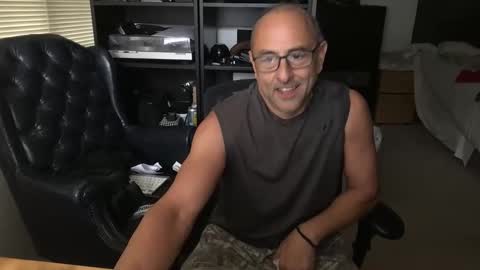 daddy vegas  for single women and couples here online show from 12/20/25, 08:05