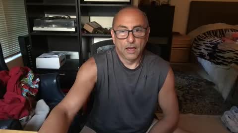 daddy vegas  for single women and couples here online show from 05/28/26, 02:09