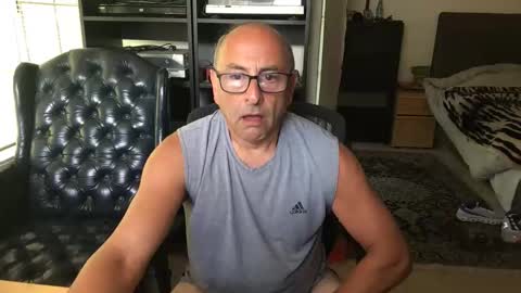 daddy vegas  for single women and couples here online show from 06/04/26, 10:49