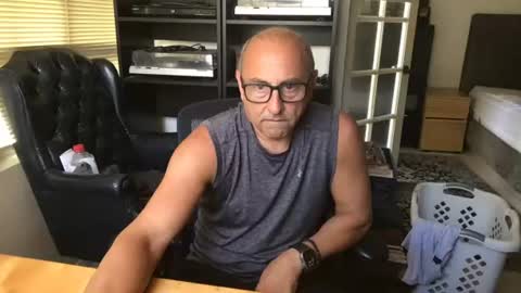 daddy vegas  for single women and couples here online show from 07/04/26, 09:10