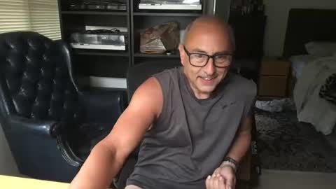 daddy vegas  for single women and couples here online show from 07/15/26, 02:22