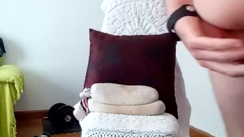 Snapshot of 69angelito69 chatting on 10/04/25, 02:26 69angelito69 online show from 10/04/25, 02:26