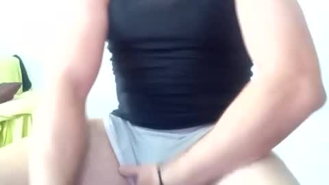 Snapshot of 69angelito69 chatting on 10/18/25, 02:18 69angelito69 online show from 10/18/25, 02:18