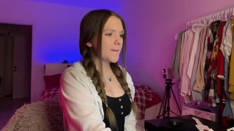    online show from 12/25/24, 04:54