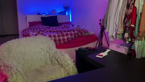    online show from 12/28/24, 04:52