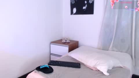 Mia online show from 09/23/25, 03:26