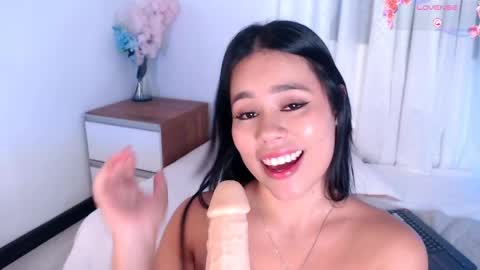 Mia online show from 06/06/26, 06:01