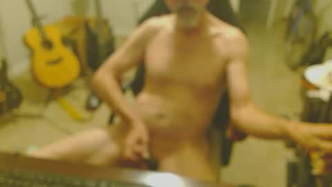 Snapshot of 6stringer62 chatting on 10/01/25, 08:09 6stringer62 online show from 10/01/25, 08:09