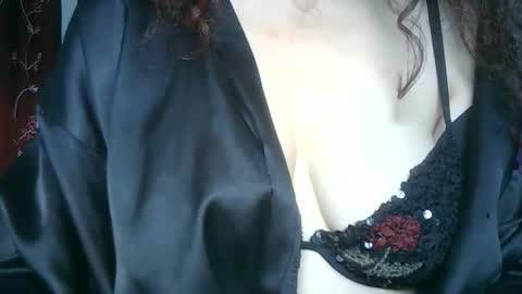 Lilu online show from 05/05/26, 10:01