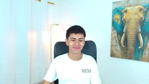 Snapshot of 7alan chatting on 10/01/25, 12:55 Alan online show from 10/01/25, 12:55