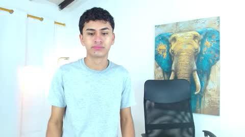 Snapshot of 7alan chatting on 10/04/25, 12:58 Alan online show from 10/04/25, 12:58