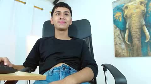 Snapshot of 7alan chatting on 10/08/25, 01:20 Alan online show from 10/08/25, 01:20