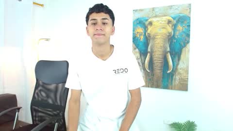 Snapshot of 7alan chatting on 10/24/25, 12:56 Alan online show from 10/24/25, 12:56