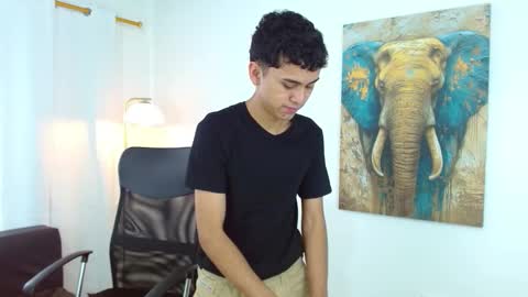 Snapshot of 7alan chatting on 10/28/25, 01:14 Alan online show from 10/28/25, 01:14