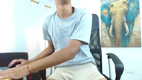 Snapshot of 7alan chatting on 10/30/25, 01:23 Alan online show from 10/30/25, 01:23