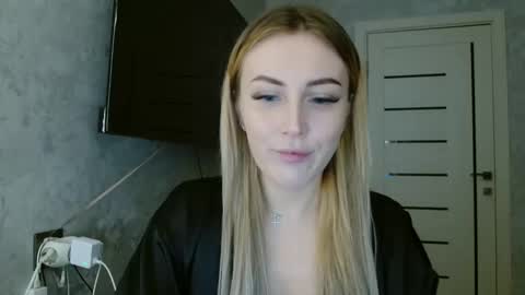 7melania online show from 10/04/25, 05:22