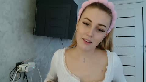 7melania online show from 10/07/25, 01:52