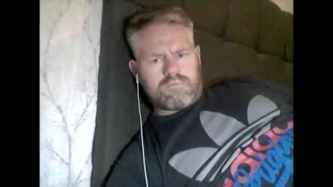 Snapshot of 81jonnyx chatting on 12/13/24, 06:16 81jonnyx online show from 12/13/24, 06:16