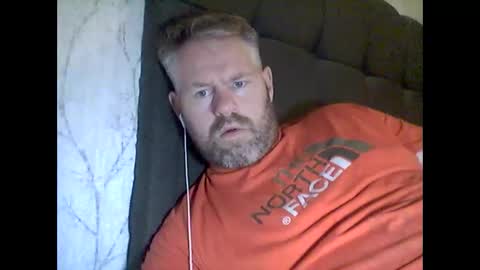Snapshot of 81jonnyx chatting on 12/15/24, 10:18 81jonnyx online show from 12/15/24, 10:18
