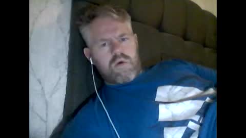 Snapshot of 81jonnyx chatting on 12/21/24, 10:51 81jonnyx online show from 12/21/24, 10:51