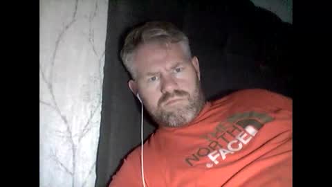 Snapshot of 81jonnyx chatting on 12/23/24, 03:23 81jonnyx online show from 12/23/24, 03:23