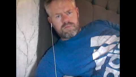 Snapshot of 81jonnyx chatting on 01/02/25, 02:24 81jonnyx online show from 01/02/25, 02:24