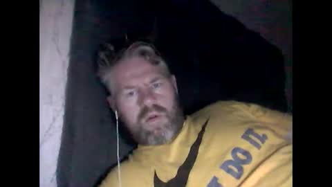 Snapshot of 81jonnyx chatting on 01/11/25, 08:43 81jonnyx online show from 01/11/25, 08:43