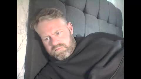 Snapshot of 81jonnyx chatting on 03/10/25, 12:15 81jonnyx online show from 03/10/25, 12:15