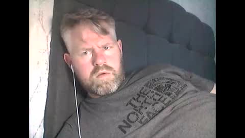 Snapshot of 81jonnyx chatting on 03/11/25, 03:34 81jonnyx online show from 03/11/25, 03:34